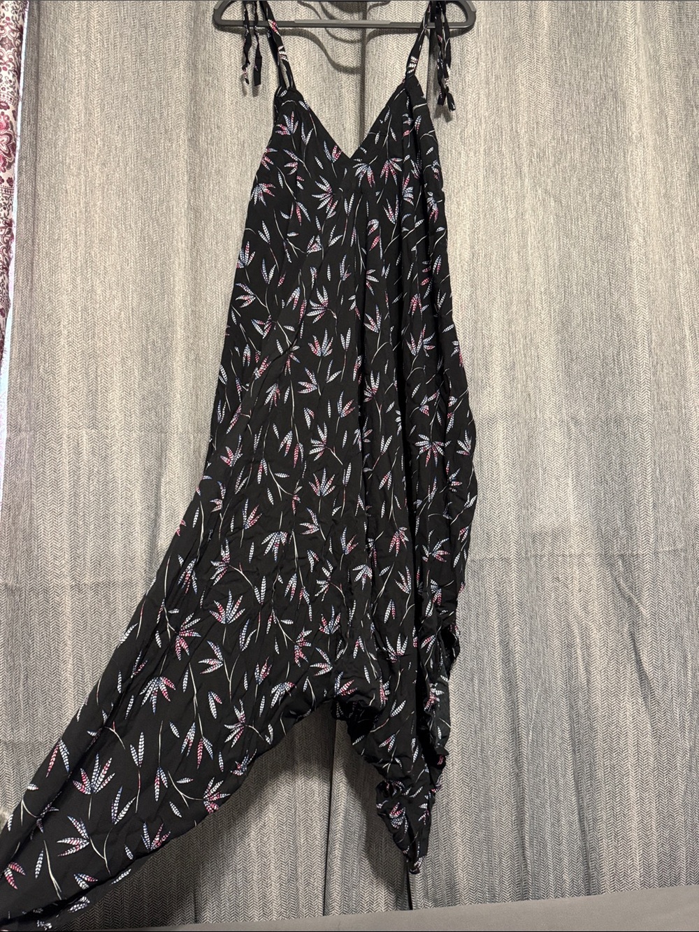 Black Floral Tie-Shoulder Jumpsuit Romper